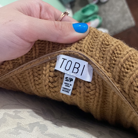 Tobi Off the Shoulder Sweater - Picture 5 of 6